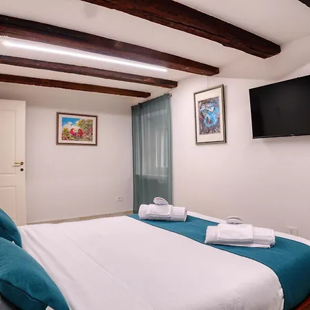 Domus Martis Elegant - Just 20 Meters From Cathedral
