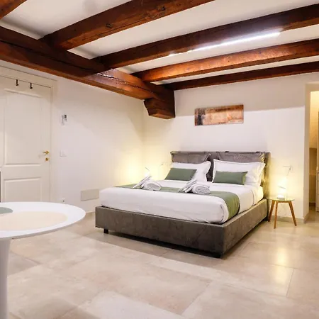Domus Martis Elegant - Just 20 Meters From Cathedral Apartamento *
