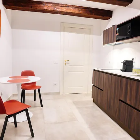 Apartment Domus Martis Elegant - Just 20 Meters From Cathedral Verona