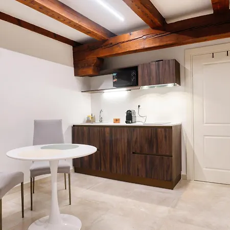 Domus Martis Elegant - Just 20 Meters From Cathedral