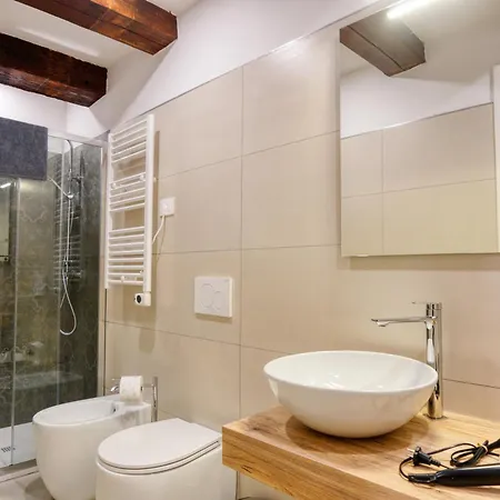 Domus Martis Elegant - Just 20 Meters From Cathedral Apartment