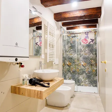 Apartment Domus Martis Elegant - Just 20 Meters From Cathedral Verona