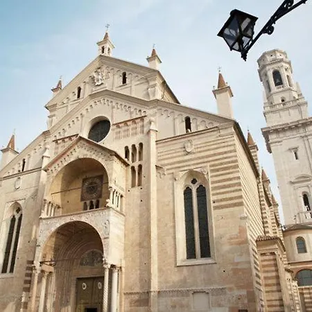 Domus Martis Elegant - Just 20 Meters From Cathedral Apartment