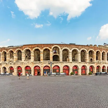 Apartment Domus Martis Elegant - Just 20 Meters From Cathedral