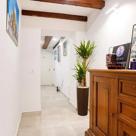 Domus Martis Elegant - Just 20 Meters From Cathedral Apartment *